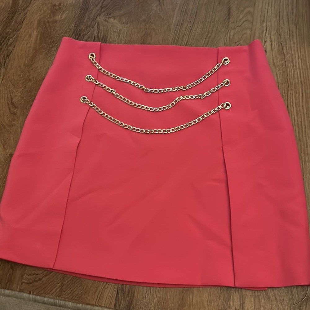 Michael Costello Pink Mini Skirt with gold chains - Picture 4 of 7